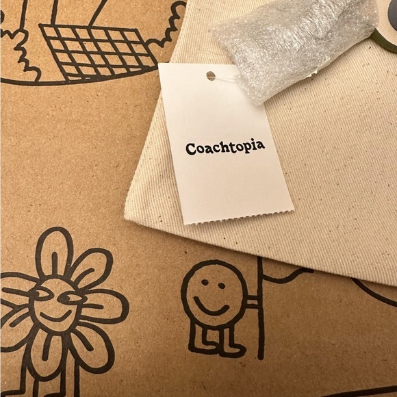 ❤️❤️❤️NWT Coach/Coachtopia purse/bag keyfob/silvertone hardware ❤️❤️❤️ - Picture 2 of 6